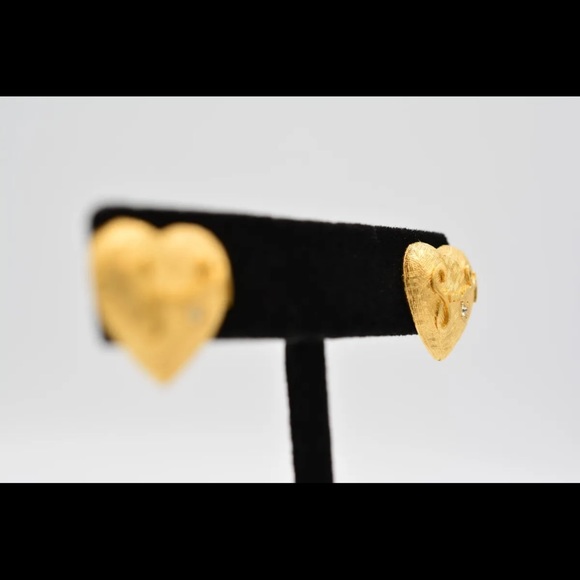 EA5 Vintage Givenchy gold heart earrings - Picture 4 of 11